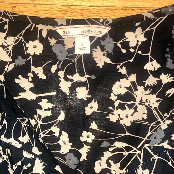 GAP Navy and white floral v-neck pleated dress with pockets Small - Picture 5 of 8